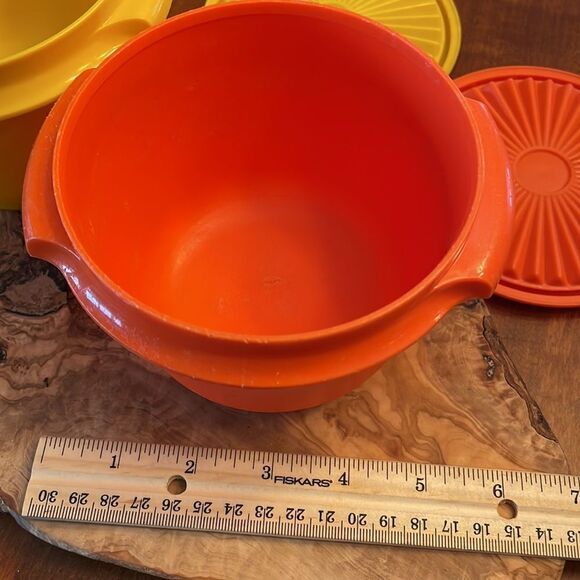 Pair of Tupperware 20oz. Servalier Bowls with Lids - Picture 4 of 7